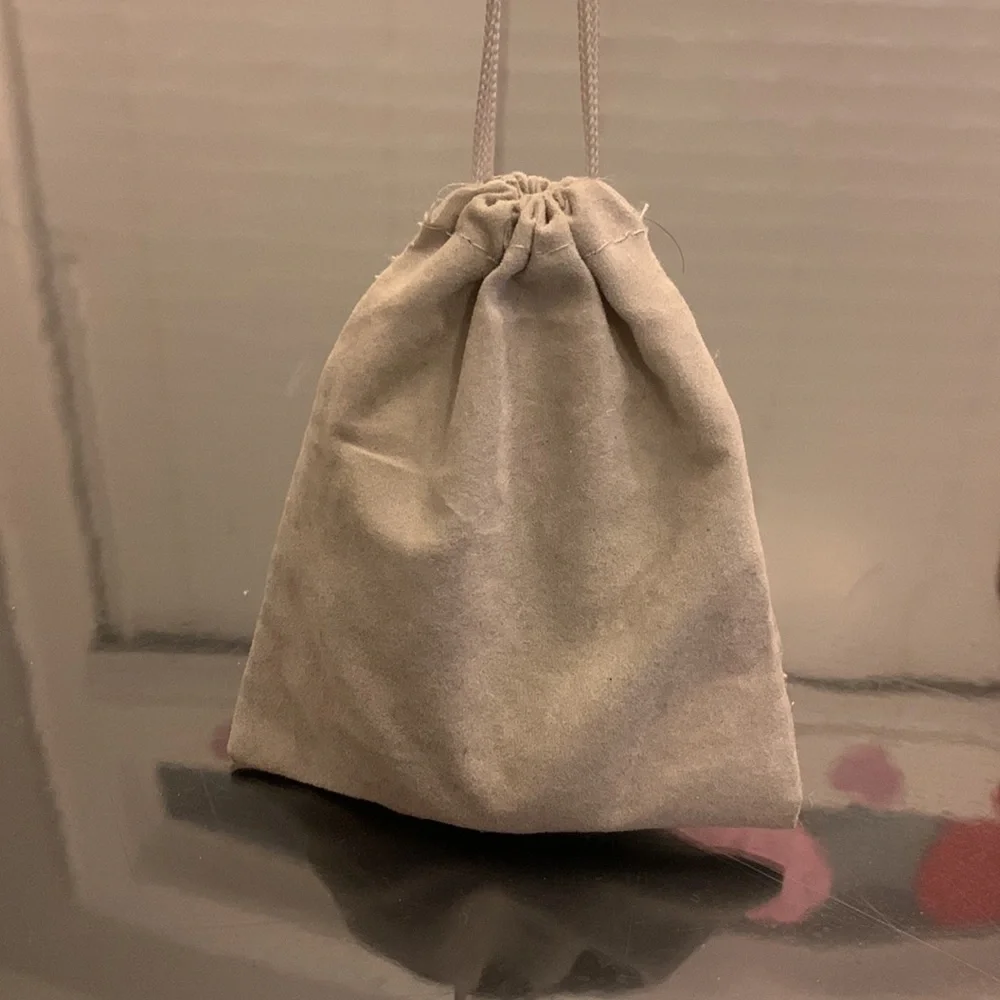Hand pocket mirror